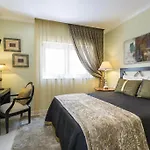 House 4*
