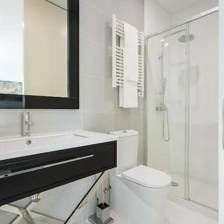 House Πανσιόν 4*