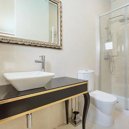 Pensión House 4*