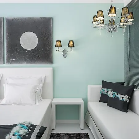 Πανσιόν House 4*